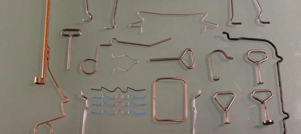 Cambrage et Formage de Fils Métalliques