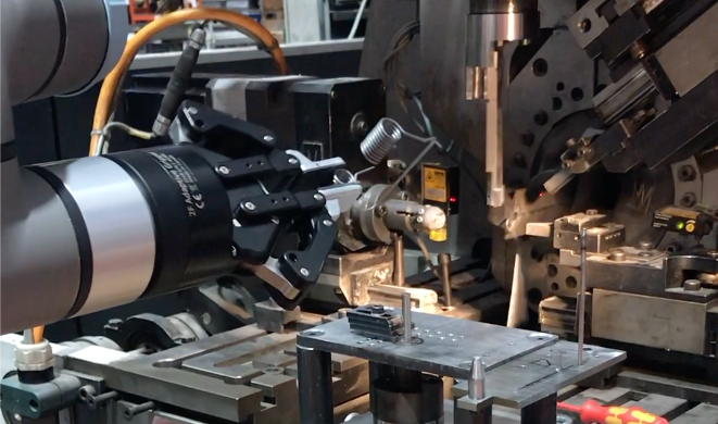 Filame investit dans un nouveau Cobot multifonctionnel pour poursuivre son automatisation