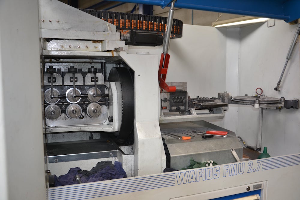 Machines pour le formage de fil